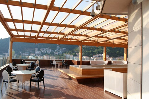 terrassi läbipaistev katus